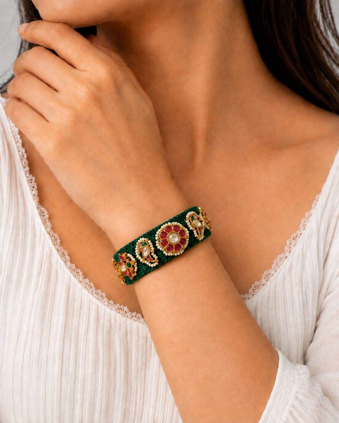 Noor Bracelet - Emerald Green Valvet Lotus
