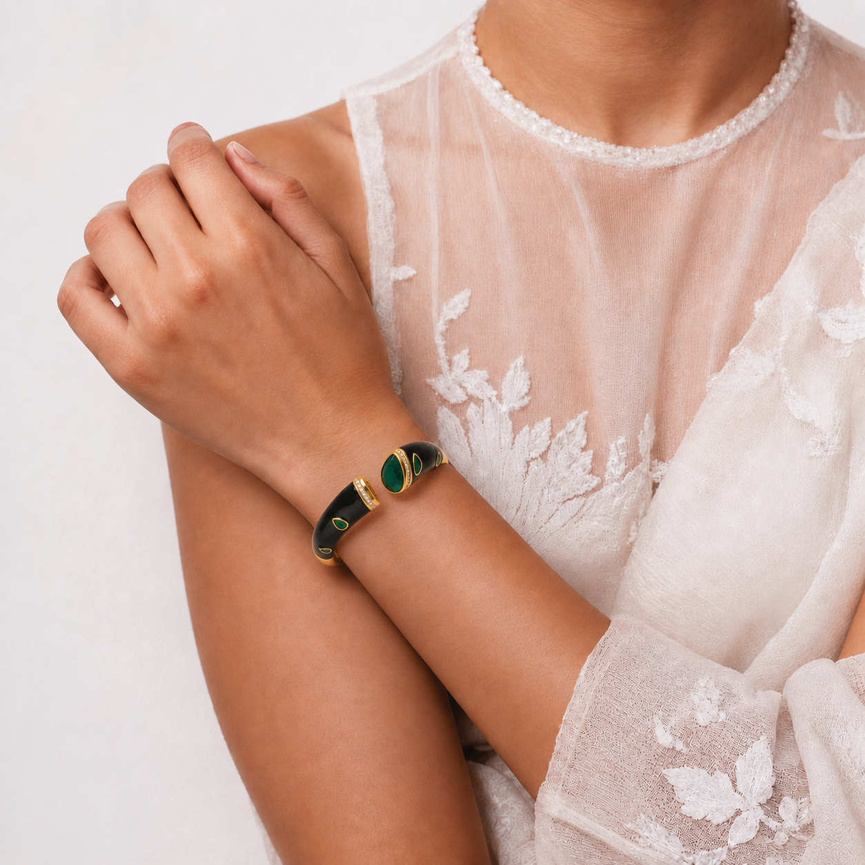Black Lacquer Cuff - Emerald Stone