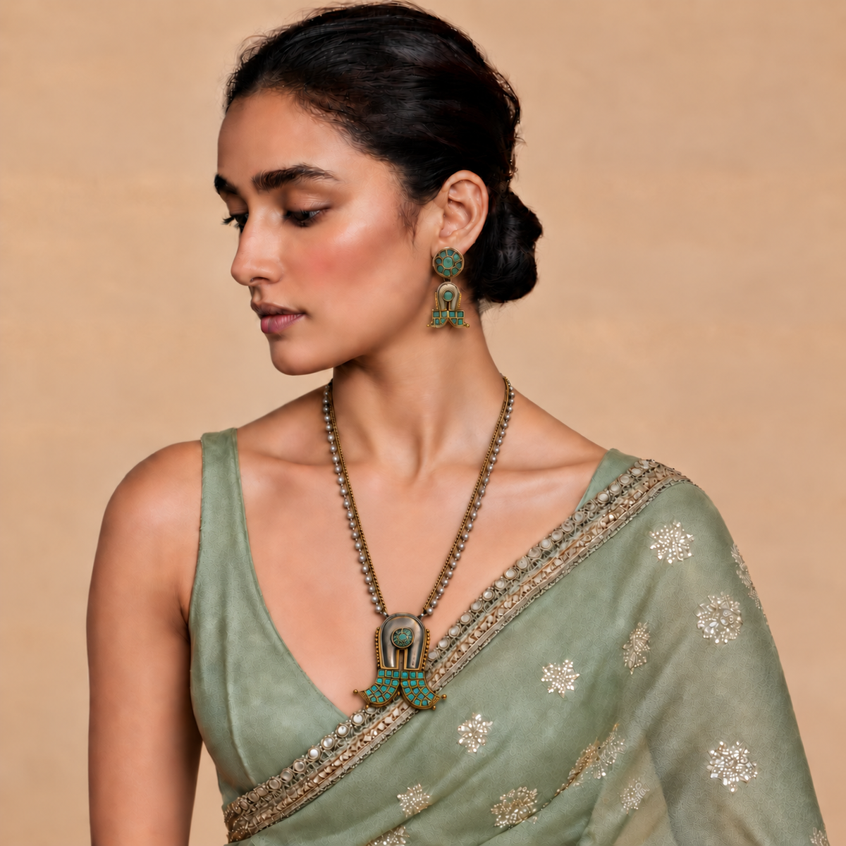 Mehrab Necklace Set